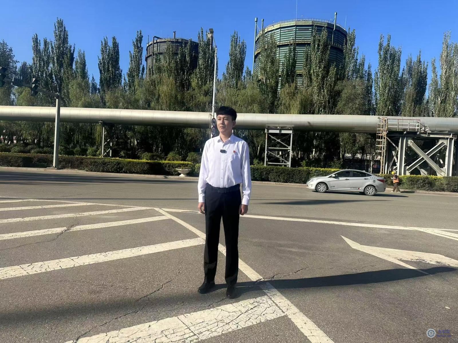 “大学生讲思政课公开课”《赓续荣光铸辉煌 青春逐梦向包钢》剧照2.jpg